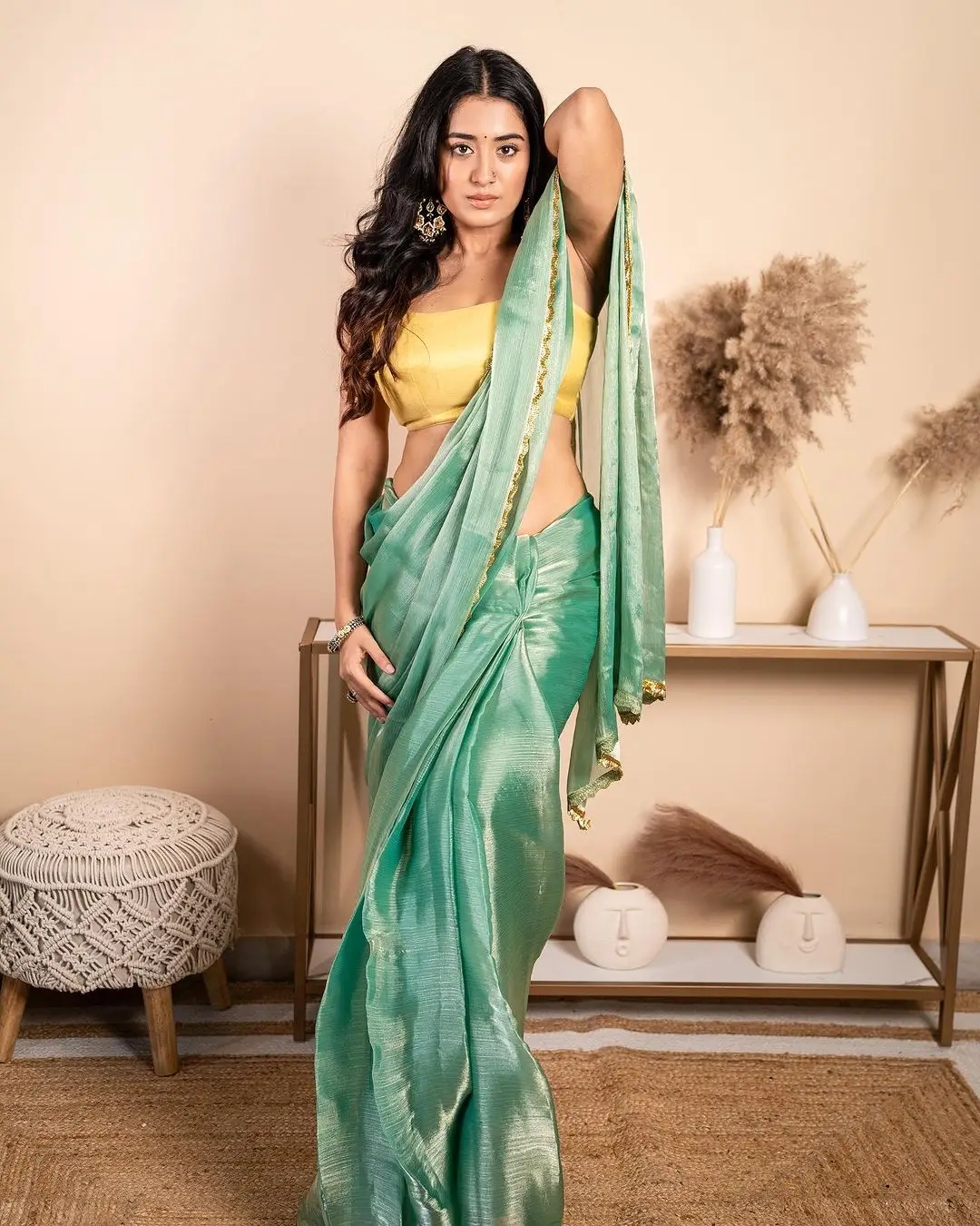 Rashi Singh in Green Saree Yellow Sleeveless Blouse